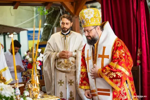 PS Paisie Sinaitul: Vedem astăzi Crucea lui Hristos în mulțimea de noi martiri creştini; în cei care fug din calea războaielor