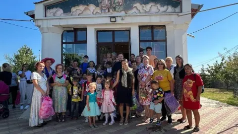 Protoieria Ilfov Sud a oferit 1.150 de ghiozdane și pachete cu articole vestimentare elevilor la început de an școlar