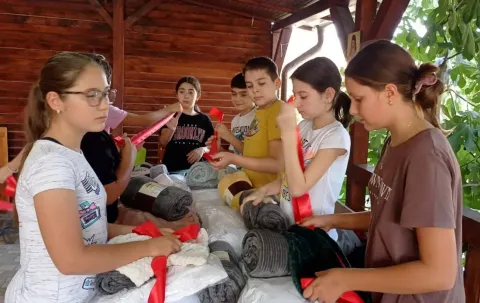 O parohie rurală din Ilfov a adus ajutoare unui centru de vârstnici din București