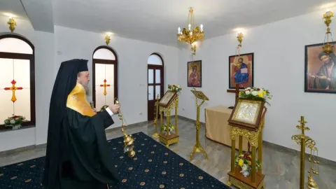 Sfințire de capelă în Prahova: Orice lăcaș ne îndeamnă să ne îndreptăm rugăciunea spre Cel care este pretutindeni, spune PS Timotei
