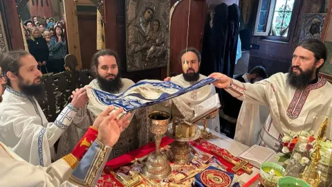 Trezvia, lucrarea de căpătâi a sfinților îngeri: La hramul Schitului Darvari, starețul ne cheamă „să luăm aminte”