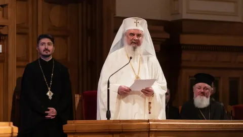 „Colindul sfânt și bun” este o manifestare a credinței și a comuniunii creștine între generații