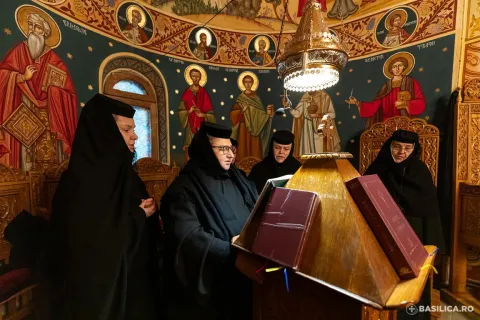 Hram la Mănăstirea Christiana: Mai bine de jumătate din obște lucrează în domeniul medical