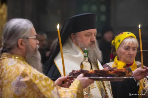 Eroii Revoluției pomeniți la Catedrala Patriarhală: Aducerea aminte este semnul că ei sunt păstrați în iubirea noastră