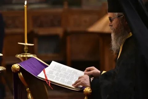 Ce să facă cel care nu poate să postească: Explică Arhimandritul Clement Haralam