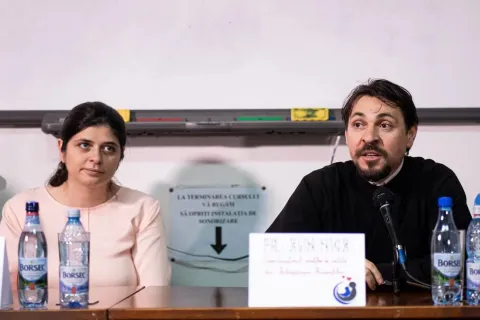 Formare pentru studenții teologi în Luna pentru viață: Pastorația și sprijinul comunității în perioada sarcinii