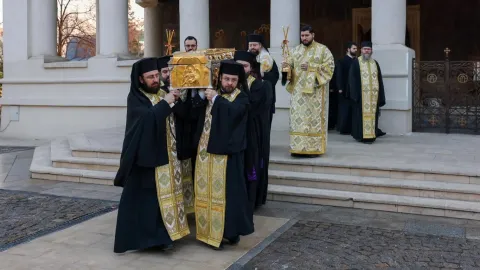 A început pelerinajul istoric cu moaștele Sfântului Dimitrie: Cu nădejde și credință, să-i cerem ajutorul