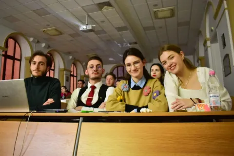 Luna pentru viață la București: Studenții Facultății de Teologie au vizionat un film despre adopție