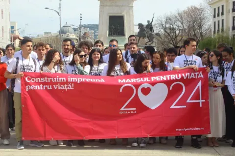 Mii de participanți la Marșul pentru viață de la București: Susțineți, fiți aproape, implicați-vă!