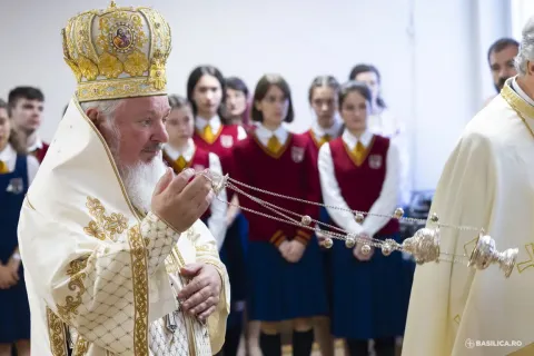 Biserica a fost școala care a format milioane de creștini: PS Varlaam a sfințit paraclisul Liceului „Sf. Trei Ierarhi”