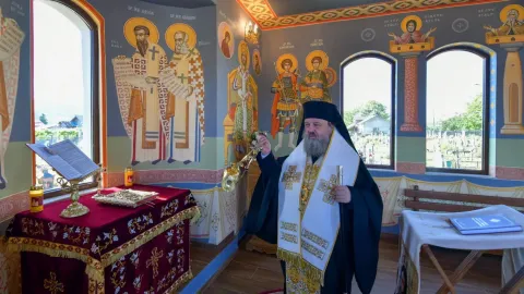 Biserica noastră este mărturisitoare a Învierii: PS Timotei Prahoveanul a sfințit capela unui cimitir parohial