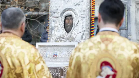 Moaștele Sf. Antonie cel Mare de la Curtea Veche, duse la hramul unei parohii din cartierul Berceni al Capitalei