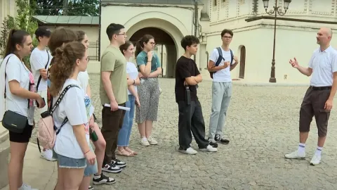 Arhiepiscopia Bucureștilor pregătește ghizi turistici printr-un proiect dedicat tinerilor