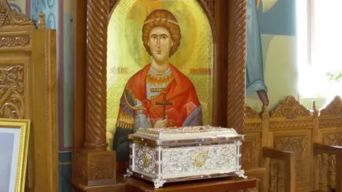 O parohie ilfoveană a primit în dar un fragment din moaștele Sf. Mc. Gheorghe