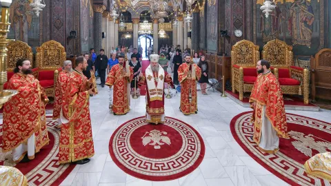Sf. Pantelimon cinstit la Catedrala Patriarhală: Era tânăr și învățat, dar a prețuit Evanghelia mai mult decât orice