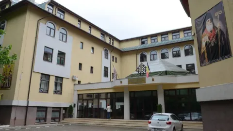 Se fac înscrieri la cursurile postliceale sanitare de la Seminarul Teologic din București