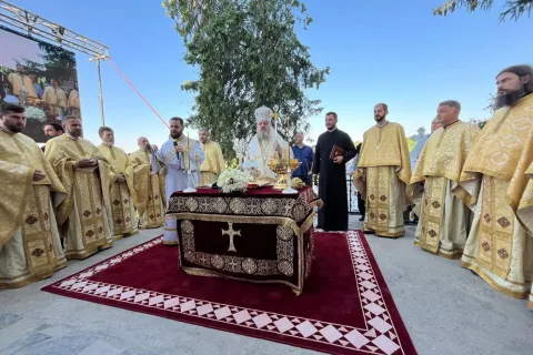 Duminica Tuturor Sfinților este marea bucurie a Bisericii: PS Timotei Prahoveanul a sfințit lucrările de la Parohia Gherman