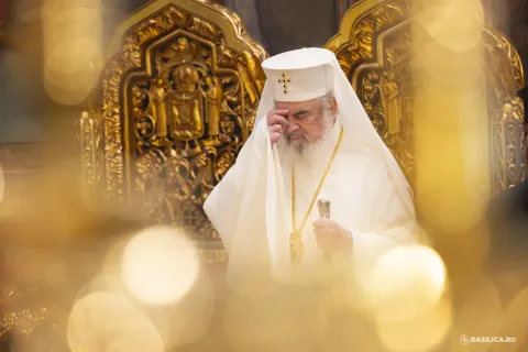 Dacă omul se roagă, el nu mai este singur: Cuvântul Patriarhului Daniel