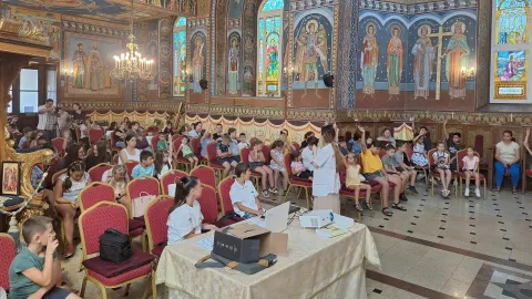 Peste 100 de copii din orașul Urlați au participat la o acțiune informativă despre adoptarea unui stil de viață sănătos