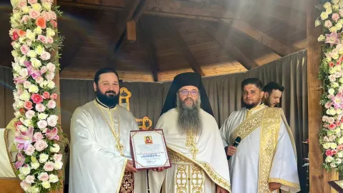 Egumenul schitului de la Cota 1.400 Sinaia, distins cu ordin mitropolitan după renovarea sfântului așezământ