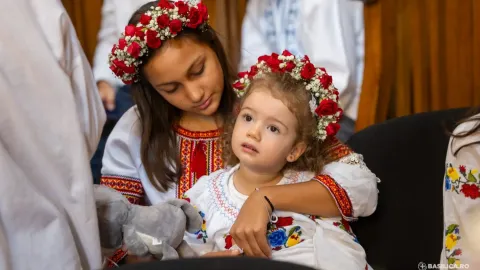 Copiii sunt darurile cele mai prețioase. Amânarea aducerii lor pe lume nu este o atitudine corectă, spune PS Varlaam