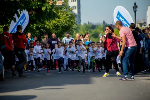 O nouă ediție a crosului de la Parohia Brâncuși: Comunitatea strânge fonduri pentru activitățile cu copiii