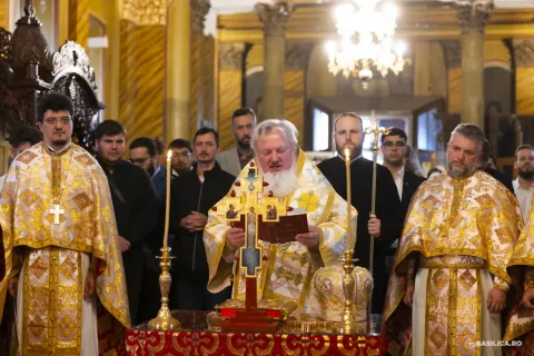 PS Varlaam Ploieșteanul către studenți: Teologia se învață nu doar la curs și la bibliotecă, ci mai ales în Biserică