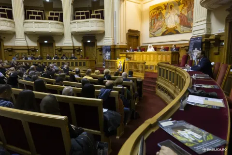 Specialiști în arte plastice discută despre importanța liturgico-dogmatică a patrimoniului religios, la Palatul Patriarhiei