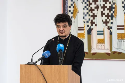 Centrele Roua și Facultatea de Teologie din București au organizat o conferință despre impactul noilor tehnologii