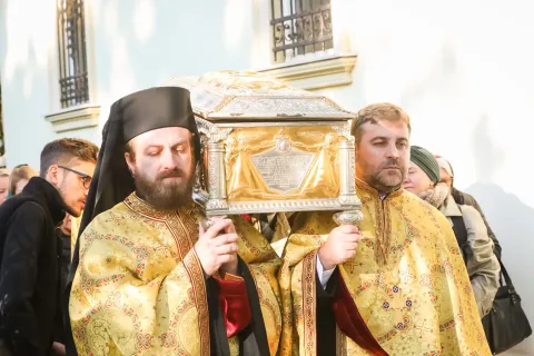 A început hramul de toamnă la Paraclisul Catedralei Naționale: Sfântul Ioan Gură de Aur, vindecător de boli