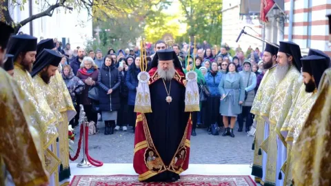 PS Timotei Prahoveanul: Sfântul Nectarie, părăsit și disprețuit de oameni, nu a fost părăsit de Sfântul Înger