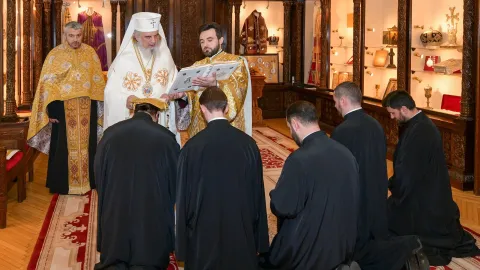 Patriarhul Daniel, către clericii ridicați în rang: Aceste promovări înseamnă o recunoaștere a dăruirii de sine