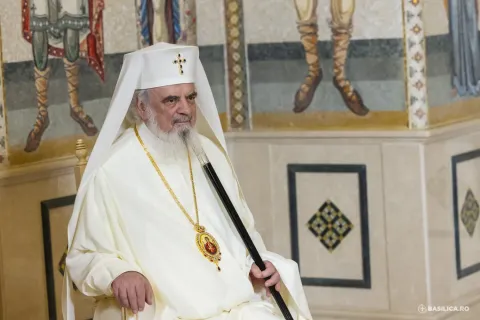 Patriarhul Daniel îl felicită pe Înaltpreasfințitul Părinte Nifon la 25 de ani de la întronizare
