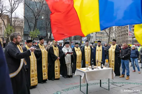 PS Varlaam Ploieșteanul a oficiat o slujbă de pomenire la Monumentul Eroilor Revoluției de la Sala Dalles
