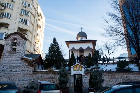 Sfinții Atanasie și Chiril vor fi sărbătoriți în Capitală: Hramul Bisericii Bucur Ciobanul