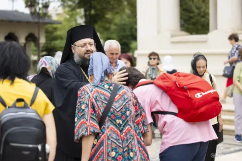 PS Paisie, la Catedrala Patriarhală: Uneori, doar nevoia și suferința îi aduc pe oameni laolaltă