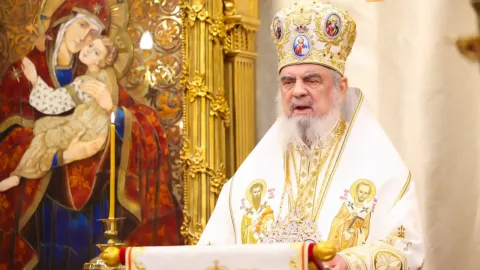 Să folosim timpul pentru a crește cu înțelepciunea și cu trăirea harului în viața noastră, îndeamnă Patriarhul Daniel