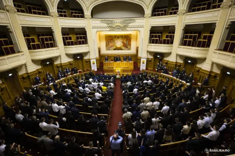 Teologi de renume internațional vor participa la simpozionul de la București, dedicat Primului Sinod Ecumenic