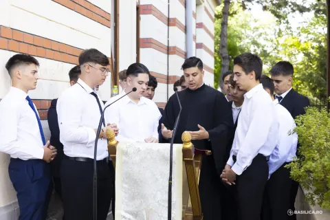 Seminarul Teologic din București oferă pregătire gratuită pentru admitere