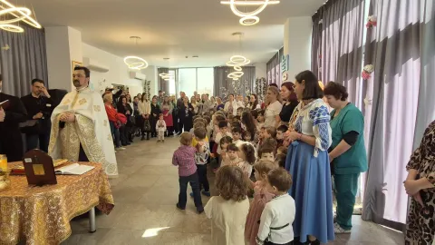 Grădinița „Buna Vestire” a Patriarhiei Române și-a sărbătorit hramul: Copiii se bucură de ocrotirea Maicii Domnului