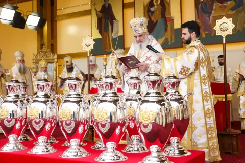 Patriarhul Daniel explică legătura dintre Euharistie și Marele Mir: Simbolizează iubirea jertfelnică a lui Hristos