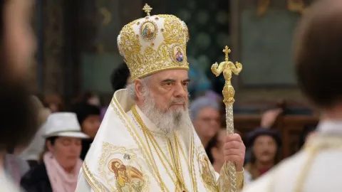 Evanghelia în 9 limbi la a Doua Înviere: Toate popoarele sunt chemate la mântuire în Iisus Hristos, spune Patriarhul Daniel