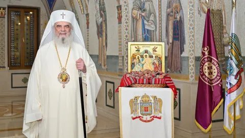 Mesajul Patriarhului Daniel de Sfintele Paști: Iubirea smerită şi milostivă este mai tare decât păcatul şi moartea