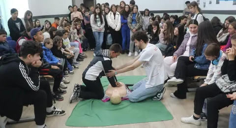 Voluntarii Catedralei Naționale au ajuns în Bacău: Campania de prevenție și educație trebuie extinsă