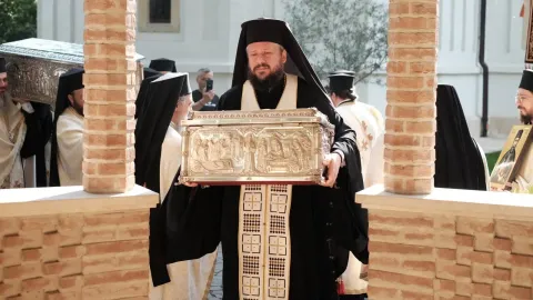 Moaștele Sf. Efrem cel Nou au fost așezate spre cinstire la Mănăstirea Radu Vodă din București