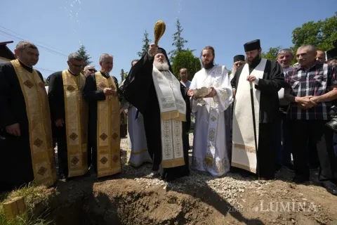 La Breaza se va construi un așezământ parohial modern: PS Timotei Prahoveanul a pus piatra de temelie