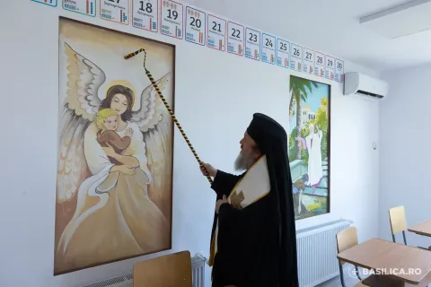 Episcopul vicar Timotei Prahoveanul a sfințit centrul social al Parohiei „Sf. Treime” – Militari din Capitală
