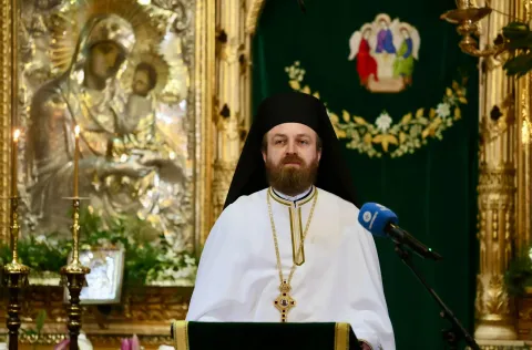 Arhim. Dionisie Constantin: Lumea de azi are nevoie de curajul și discernământul pe care ni le dă Duhul Sfânt