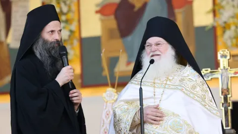 Arhim. Efrem Vatopedinul la București: Cel mai mare dar al Bisericii pentru credincioși este cunoașterea lui Dumnezeu