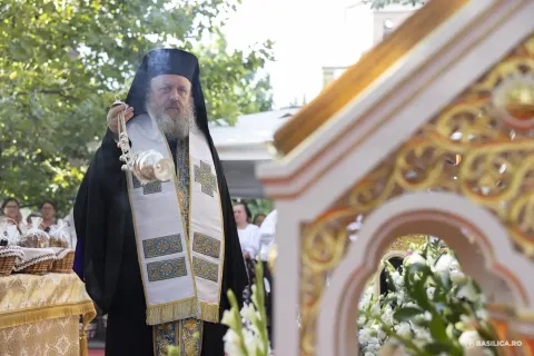 Priveghere în cinstea Maicii Domnului, lângă Catedrala Națională: „Ne adăugăm tuturor neamurilor care o fericesc”